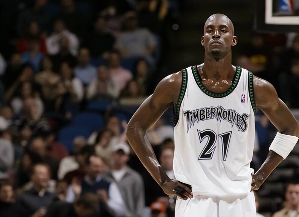 100球和300球也在国家队，姆巴佩职业生涯已打进400球（姆巴佩生涯破400球里程碑：第100球与第300球同样来自国家队）