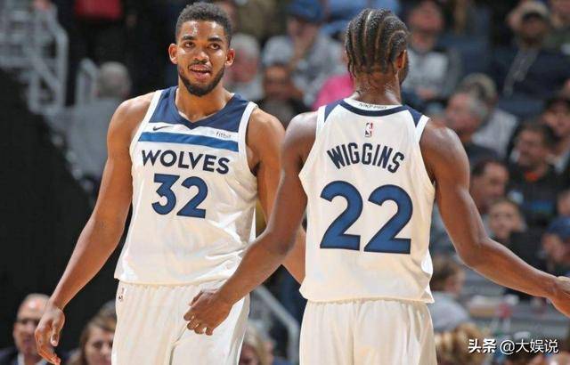 马刺后场连线表现亮眼（马刺后场组合发挥出色）