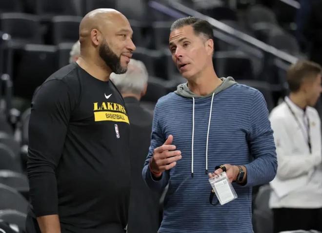 赫莱布的运球？简直是犯罪（赫莱布的盘带？堪称犯规级表现）