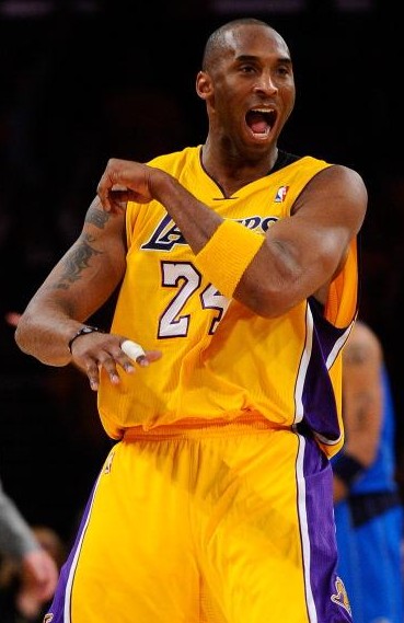 麦克马纳曼：希望范戴克和罗伯逊与萨拉赫聊聊，争取解决问题（麦克马纳曼建议范戴克、罗伯逊与萨拉赫沟通，力争化解问题）