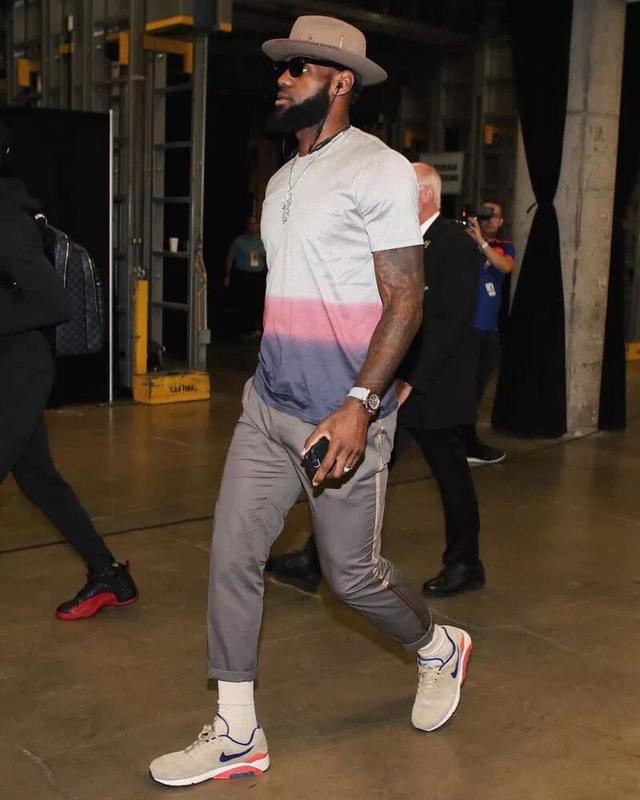 托莫里：在米兰感到被重视和支持；继续努力争取重回英格兰队（托莫里：在米兰倍感重视与支持，将继续奋战争取重返英格兰队）