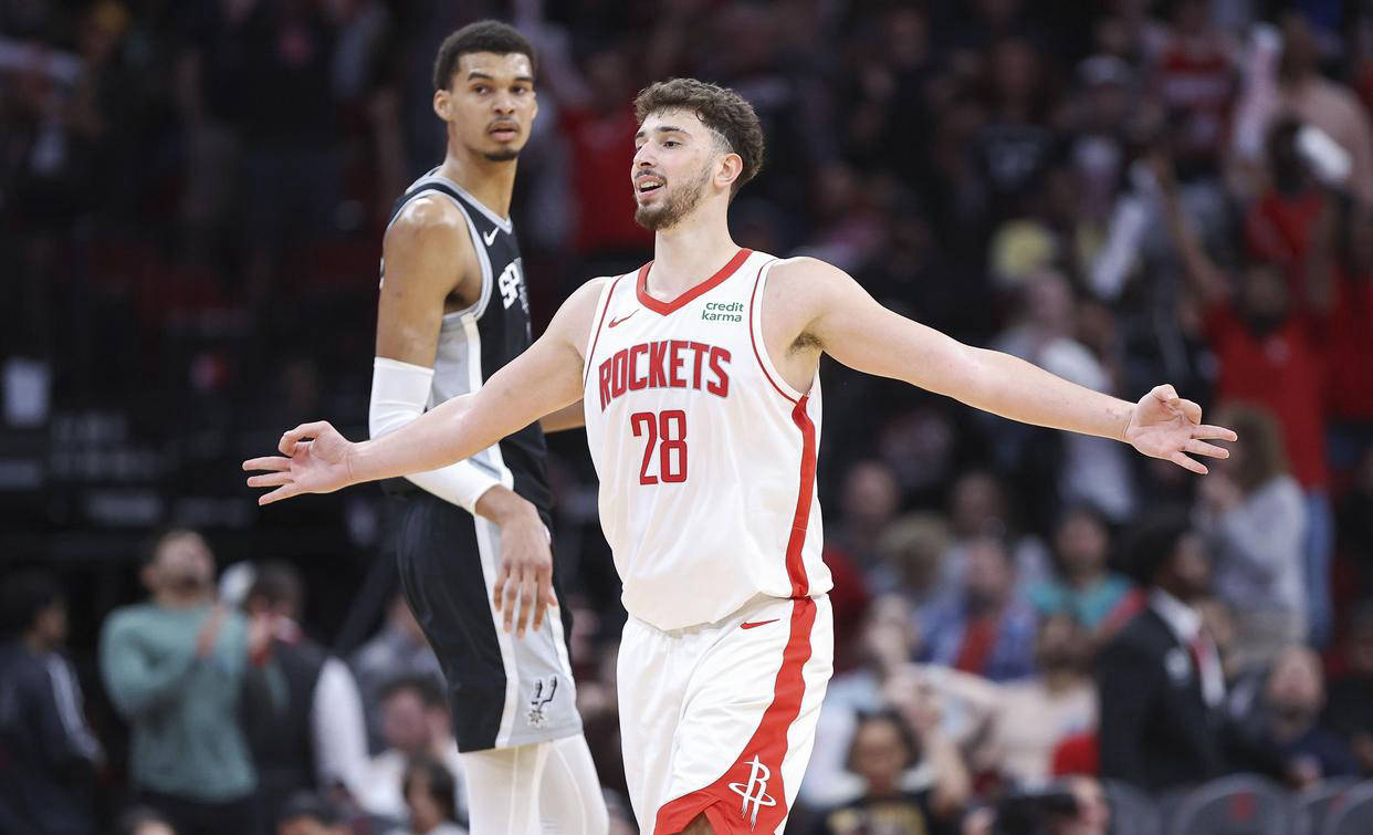 切尔西2-2卡拉巴赫，埃斯特旺、加纳乔破门，哈托失误送礼+送点（切尔西2-2战平卡拉巴赫：埃斯特旺、加纳乔破门，哈托失误送礼并送点）