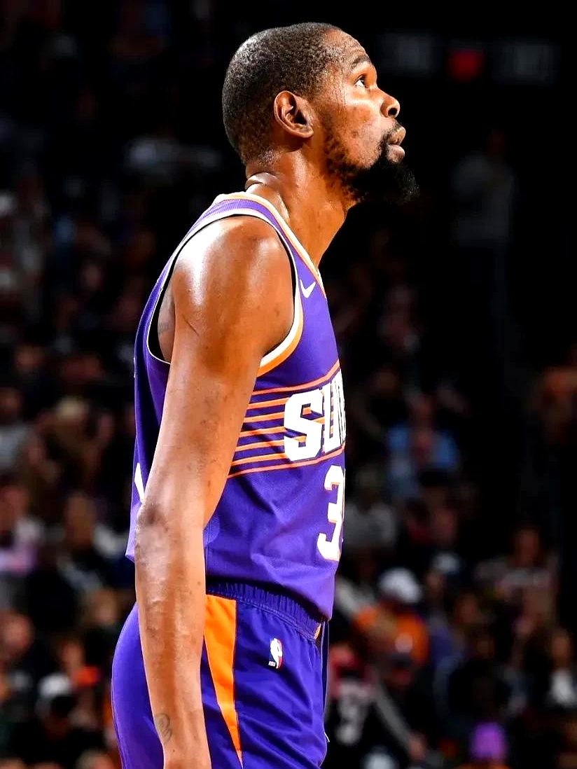 记者：哥甲中场萨缅托满意铁人的报价，目前仅需协商转会事宜（记者：哥甲中场萨缅托已认可铁人报价，转会仅待细节谈妥）