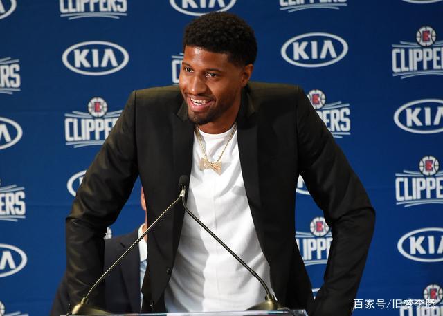 曼联球探部门两轮裁员至80人，调整人才发掘策略（曼联两轮精简球探团队至80人，重塑人才发掘策略）