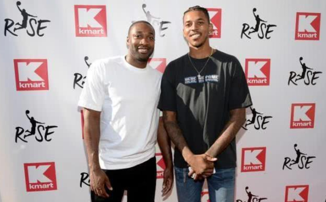 哈体院滑冰场现国家一级运动员亲授防摔技巧（哈体院滑冰场国家一级运动员现场亲授防摔技巧）