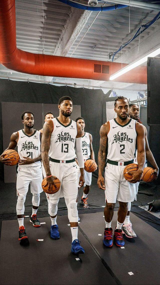 杜伦再次收获大号两双，本赛季已经5次贡献15+15（杜伦再砍豪华两双，本季第5次达成15+15）