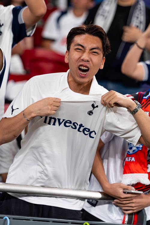 官方：诺丁汉森林第25、26轮比赛改期，对手利兹联与狼队（官方消息：诺丁汉森林25、26轮赛程调整，将对阵利兹联与狼队）